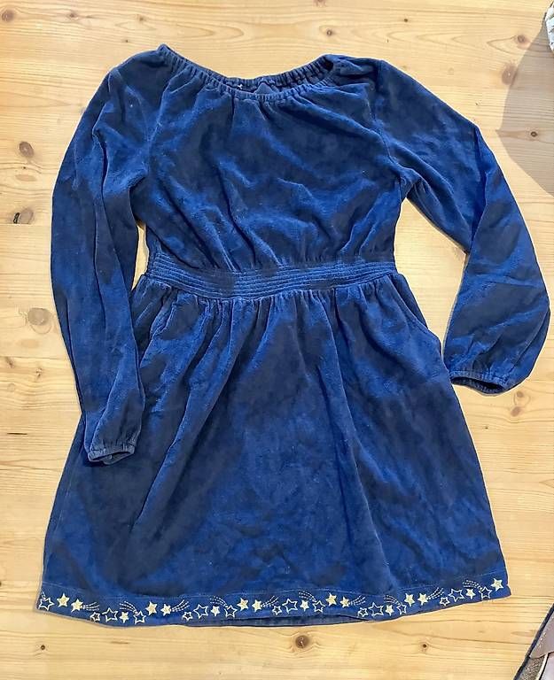 Kleider & Röcke: Samtkleid Gr.134/140 – Gebraucht aus Brunnadern von Bumlebee