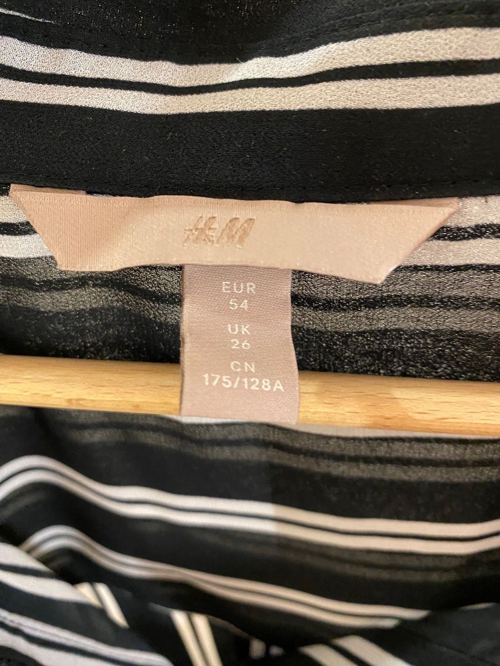 H&M Camicette: H&M Bluse kurzarm gestreift blau weiss Gr. 54 – Usato da Pratteln venduto da a23_j2gs 7