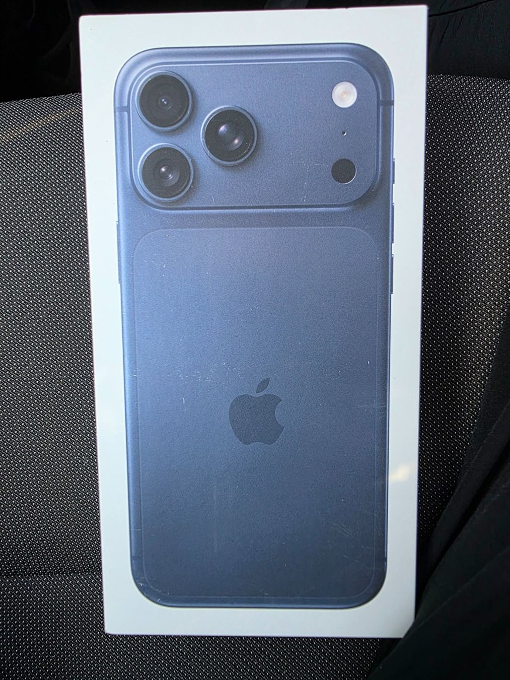 Apple Telefoni cellulari / Smartphones: iPhone 17 Pro Max 256 GB - Tiefblau – Nuovo e nell'imballaggio originale da Emmenbrücke venduto da fah_m59b