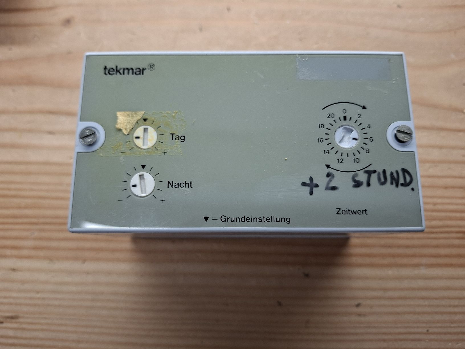 Alimentazione elettrica: Tekmar Aufladeregler 9001 – Usato da Neunkirch venduto da MaElekt