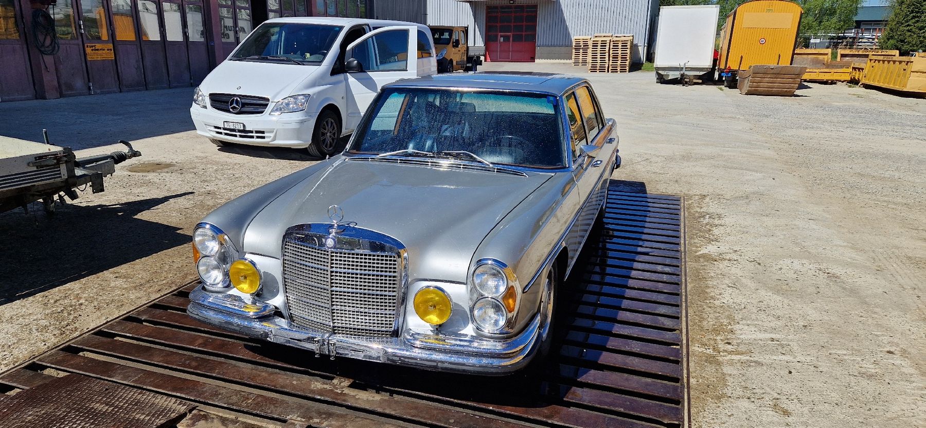 Automobili: Mercedes 300 SEL 3.5 – Usato da Steinach venduto da Stschweizer