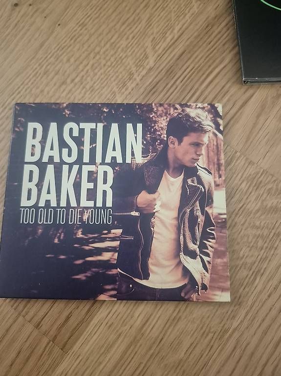 CD: Bastian Baker CD  – Usato da Heiden venduto da mal_fcg8
