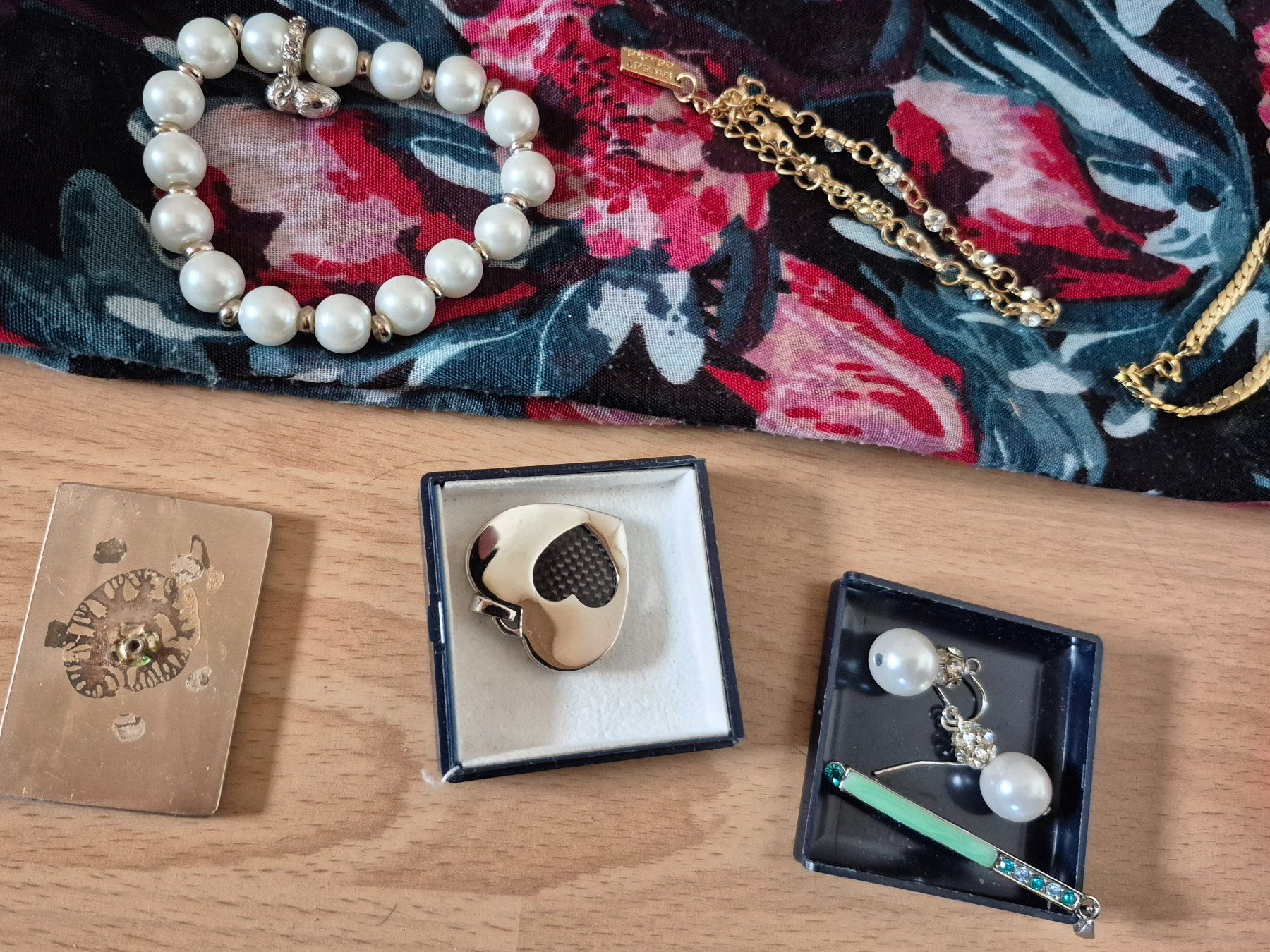 Altri gioielli: Schmuck Büste und Accessories – Usato da Adliswil venduto da cha_fq9f 2
