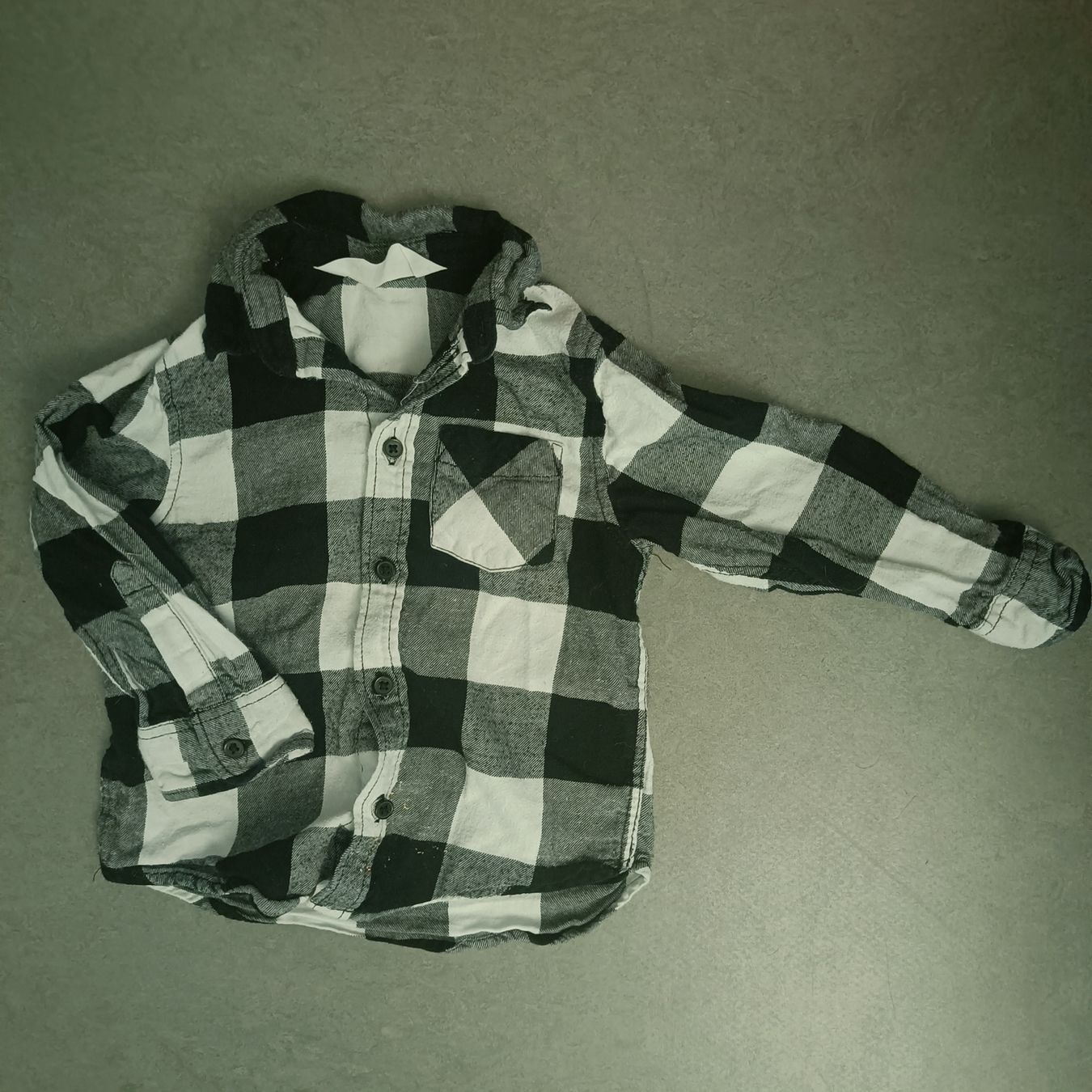 H&M Chemises, T-shirts & Polos: Hemd Grösse 92 – D'occasion à Jaberg par urig17.