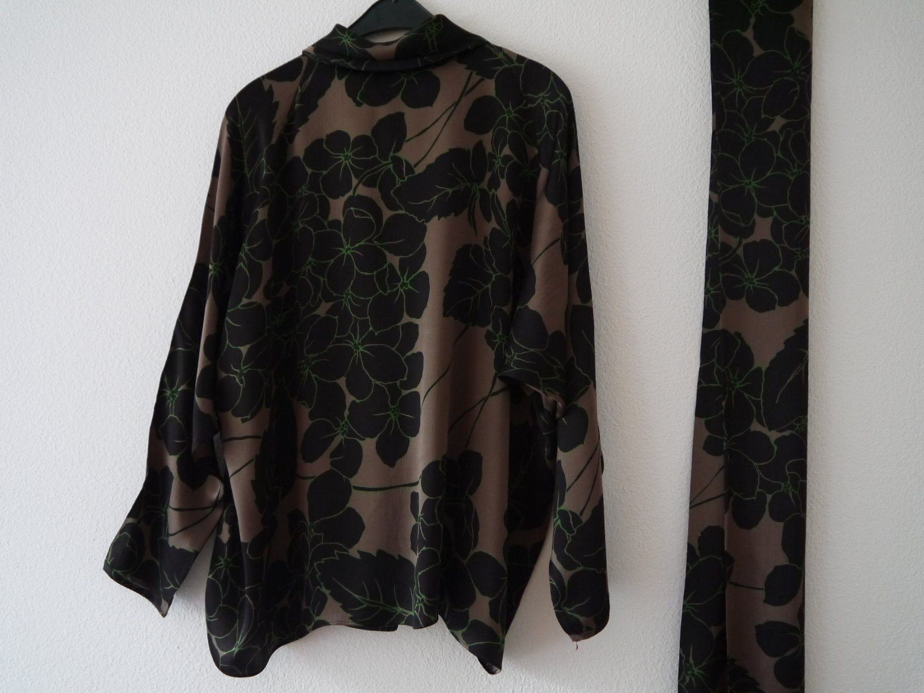 Etro Camicette: ETRO Bluse aus Seide Gr: 42 gross geschnitten – Usato da Hagendorn venduto da Blaf 6