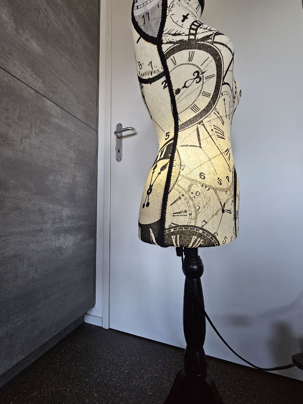 Lampade: Schneiderpuppe, dekorative Lampe – Usato da Anwil venduto da tamoos 5