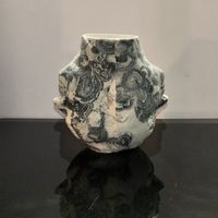 Vase en porcelaine nériagée d'artiste  / Design Art
