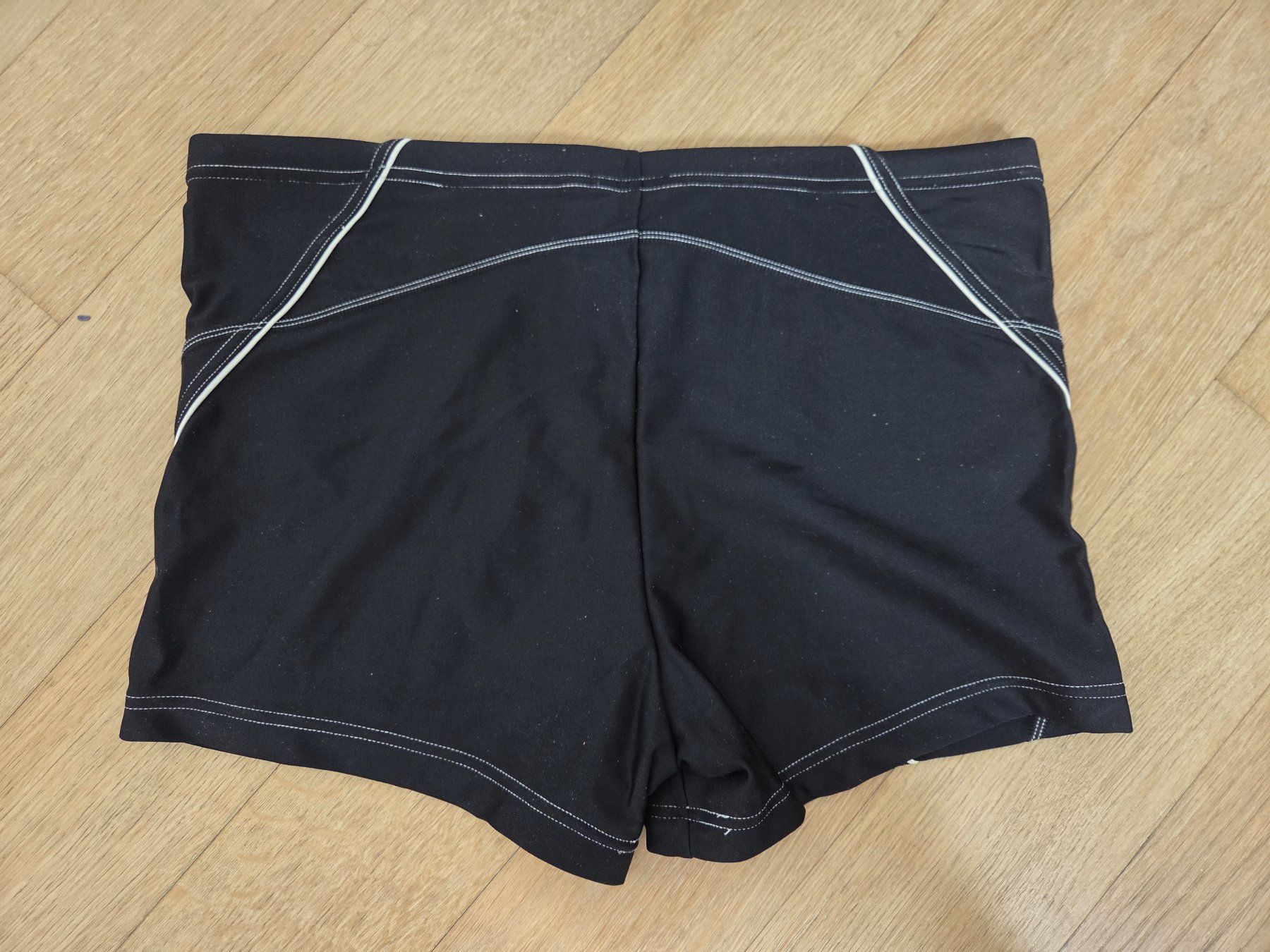Adidas Costumi da bagno: Short de bain Adidas noir - Taille 6/34 – Usato da Carouge GE venduto da Franllo 1