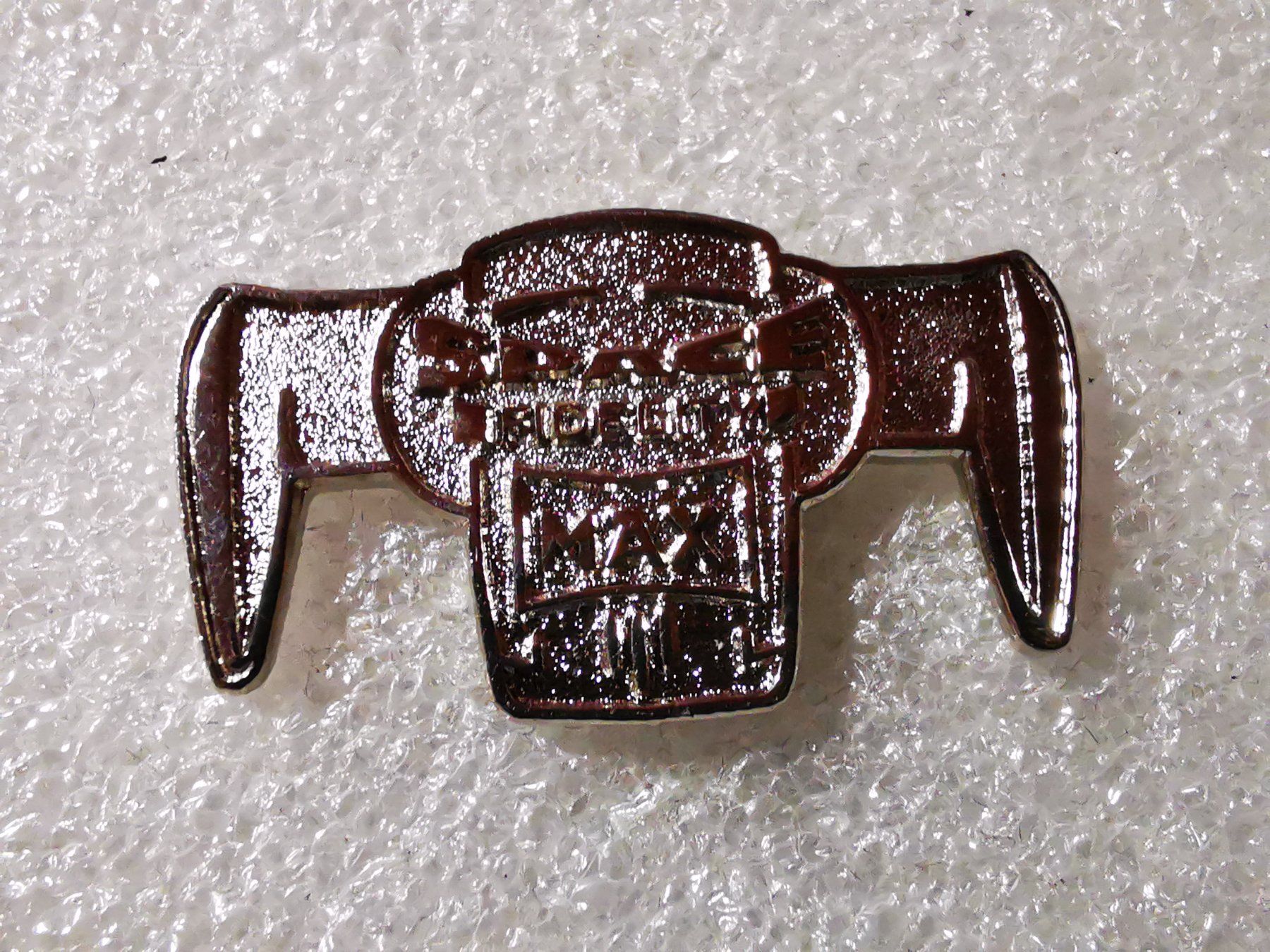 Placchette & Badge: Ansteckpin 137: Space Fidelity Max – Usato da Oppligen venduto da Pin-Fall-Shop