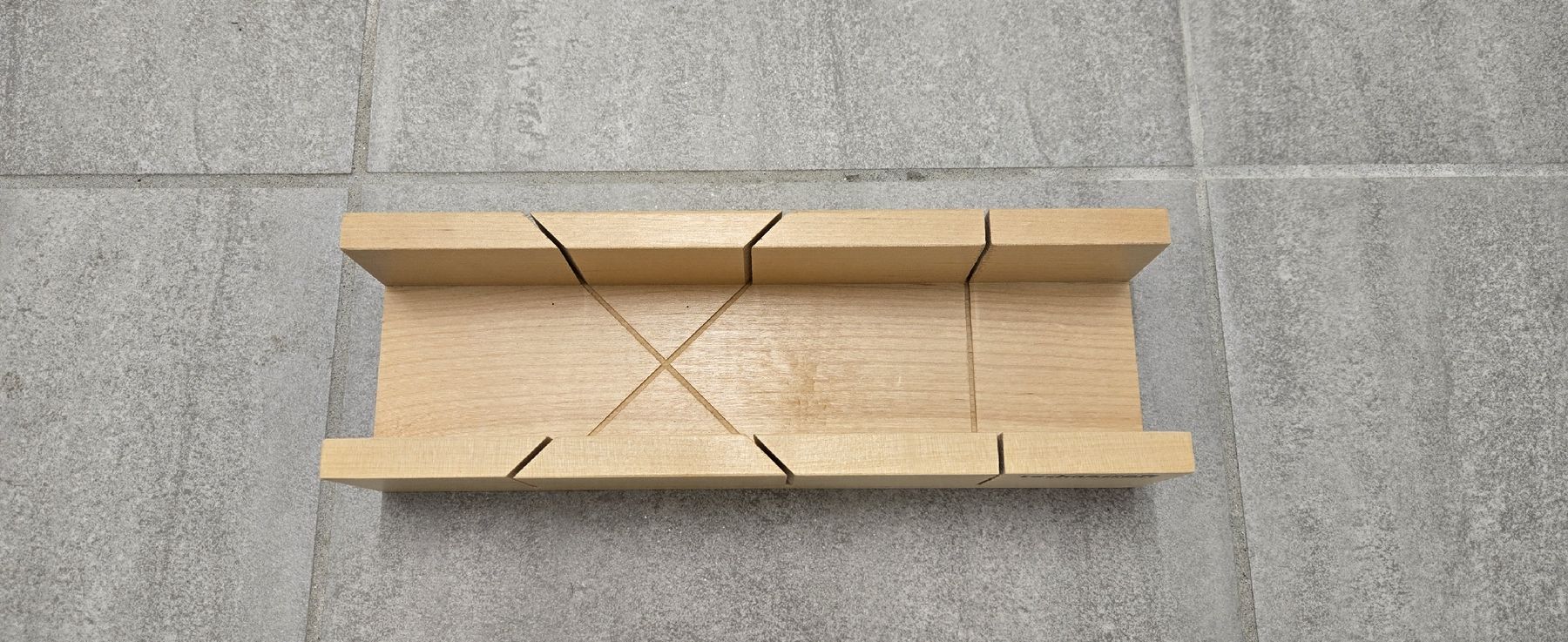 Sciablone: Technocraft Gehrungslade Schneideschablone Holz 45° – Usato da Lachen SZ venduto da LinDiscount 1