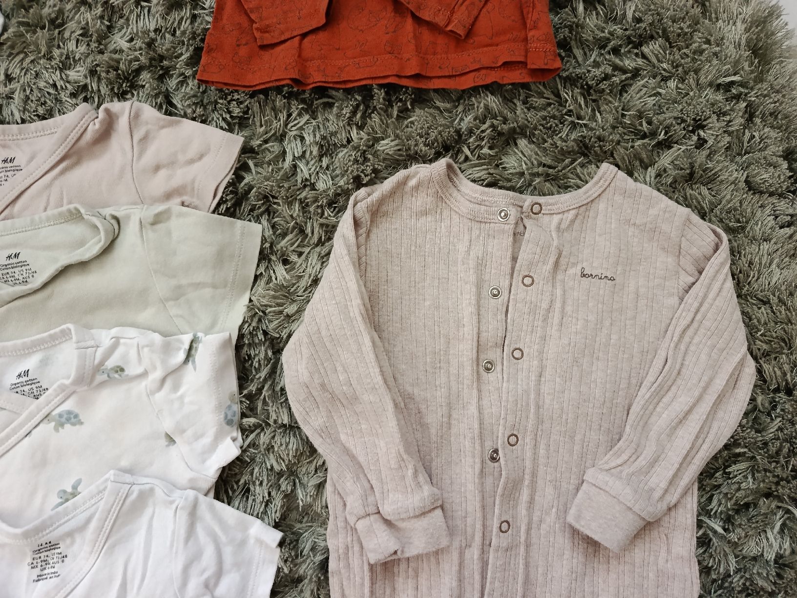 Lotti & Set di vestiti: Baby Kleiderpaket. Oberteile – Usato da Naters venduto da oks_6rfv 2