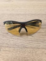 Brille gelb