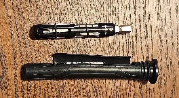 Tutti gli attrezzi: Wolf Tooth Encase Multi Tool 14 mit Sleeve – Usato da Küsnacht ZH venduto da ciesla.tomasz