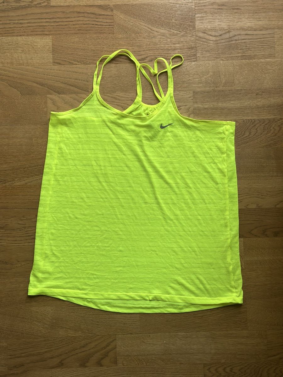 Nike Top: Nike Top, Grösse S - neon gelb – Usato da Basel venduto da FatmaCan52