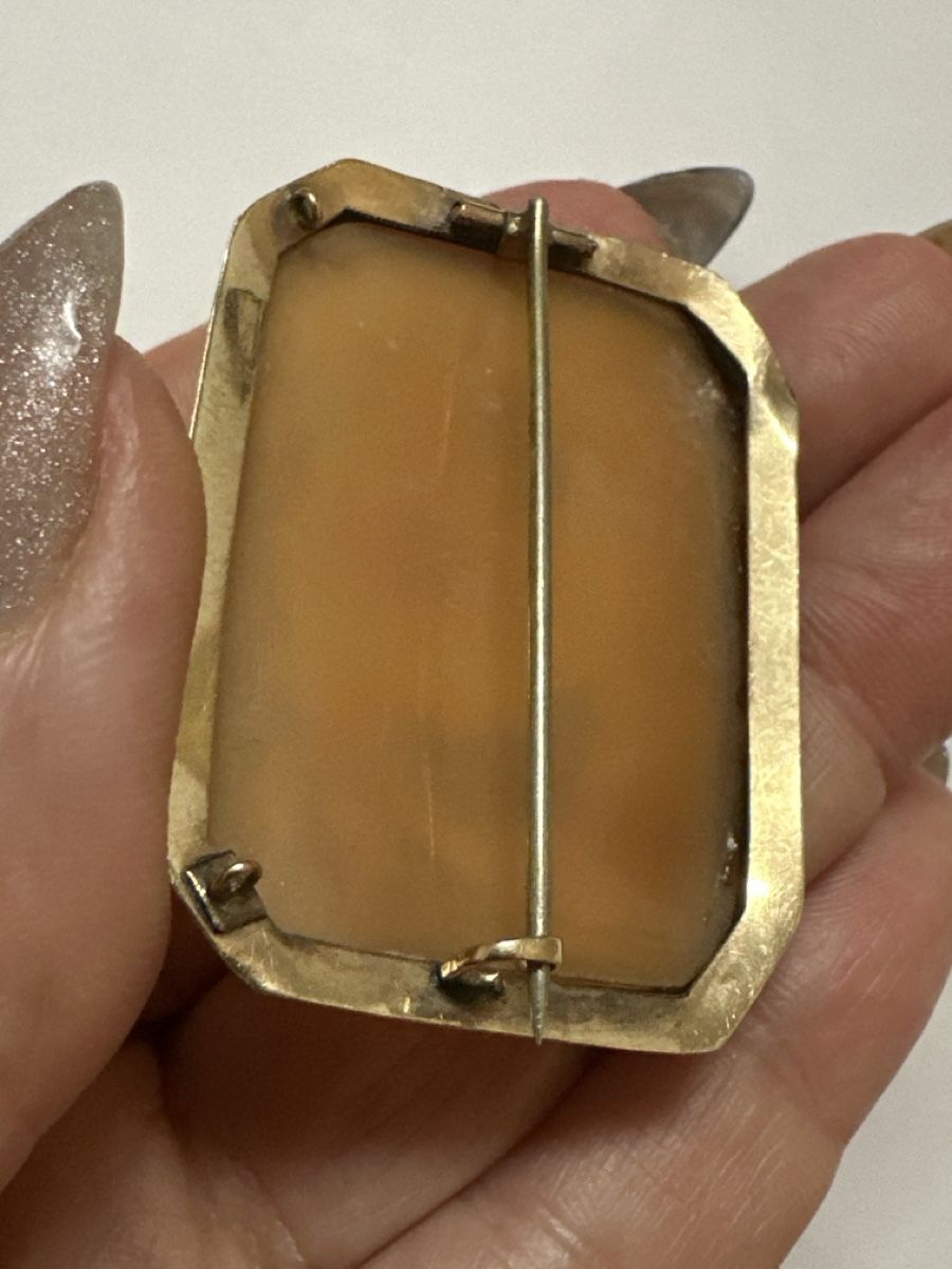 Broschen & Nadeln: Broche ancienne en or – Gebraucht aus Montreux von pip_59l5 2