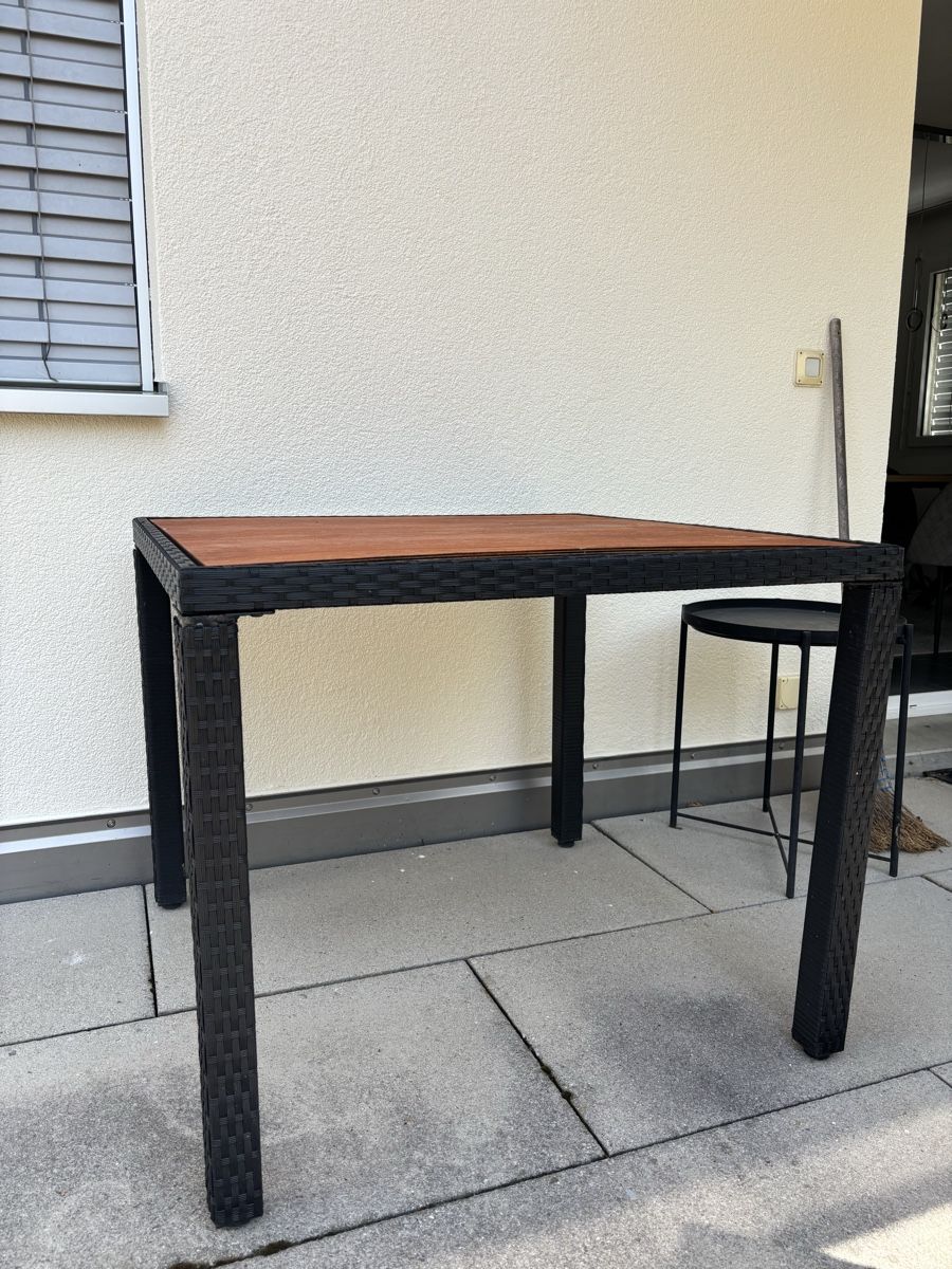 Tavoli: Gartentisch Rattan mit Holzplatte  – Usato da Alchenflüh venduto da flower_xx 1