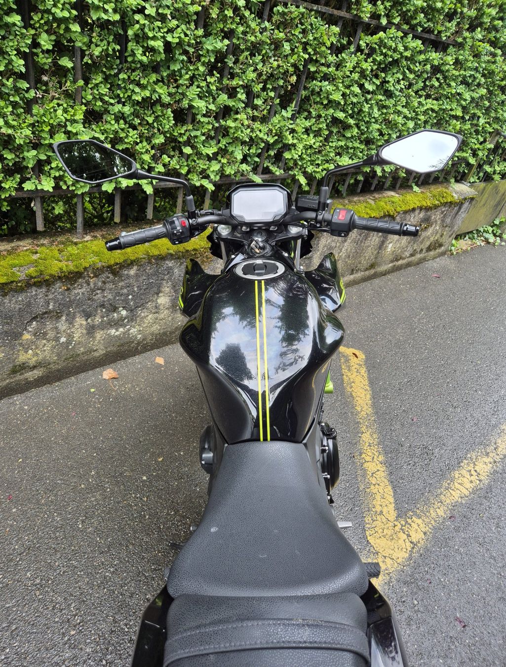 Strada: KAWASAKI Z 650 – Usato da Yverdon-les-Bains venduto da MotoMark 4