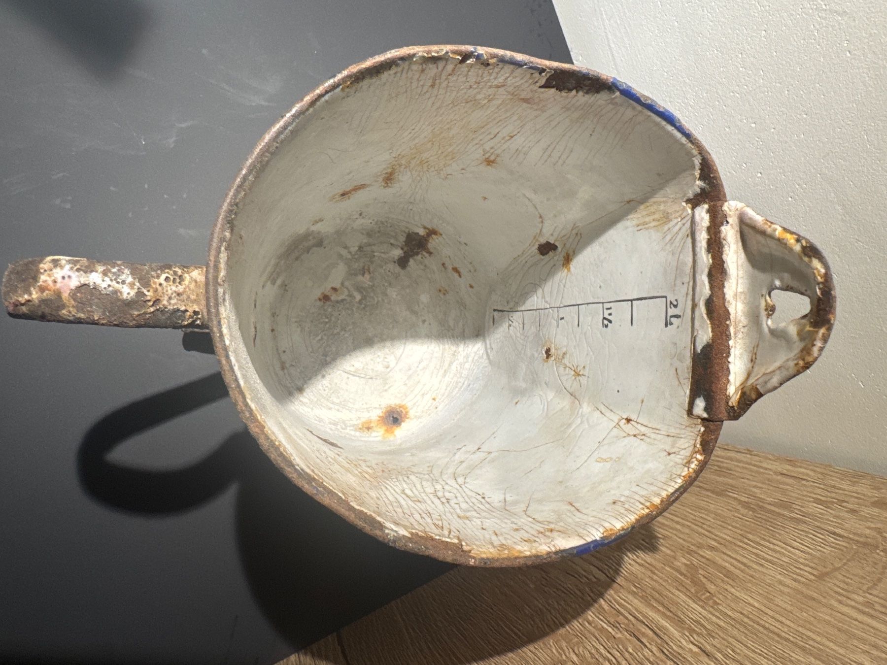 Behälter & Ähnliches: Ancien récipient émaillé – Gebraucht aus Lajoux JU von Briard0 2