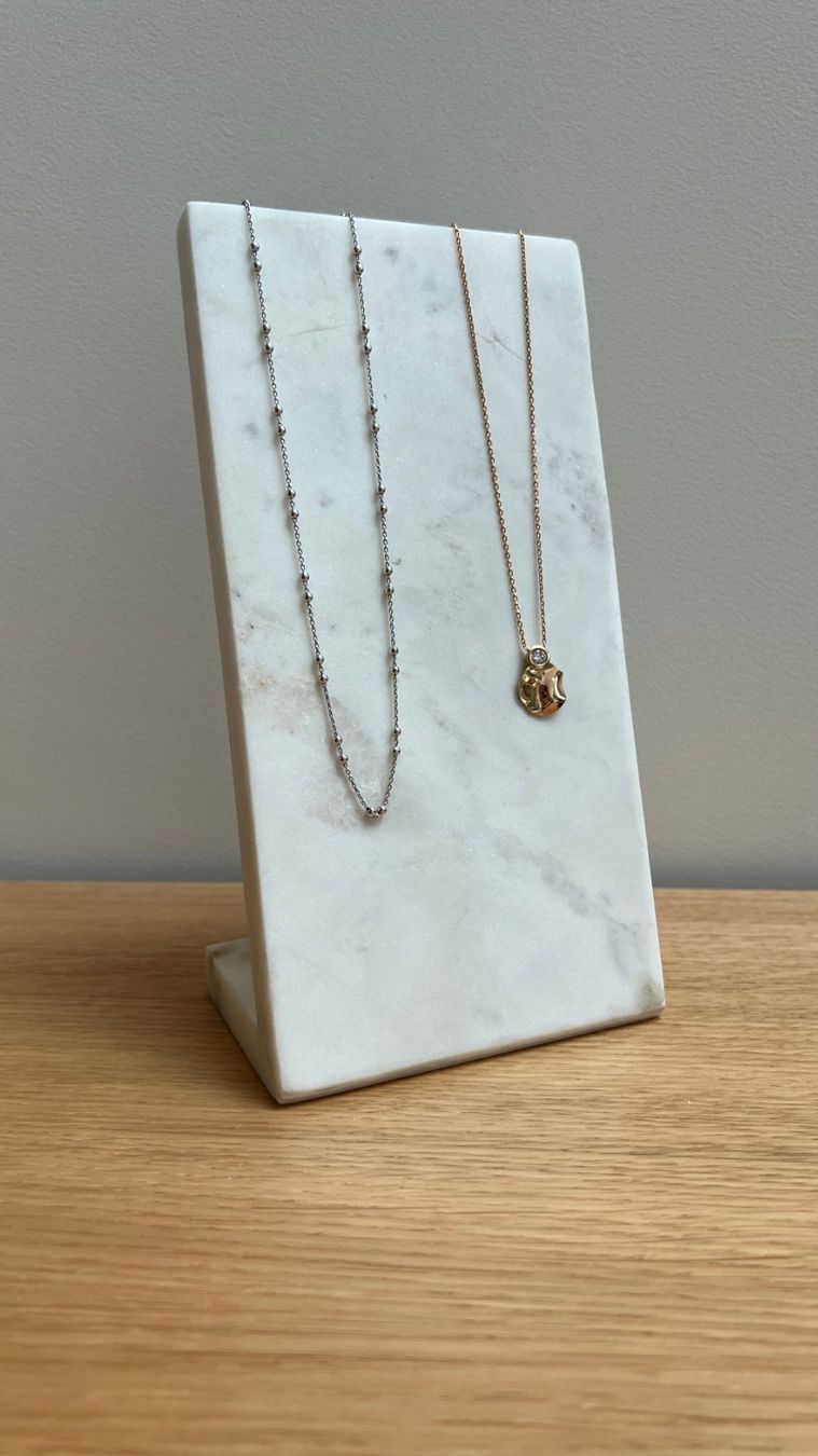 Portagioie: Schmuckständer aus Marmor – Usato da Versoix venduto da thejewelryclub 1