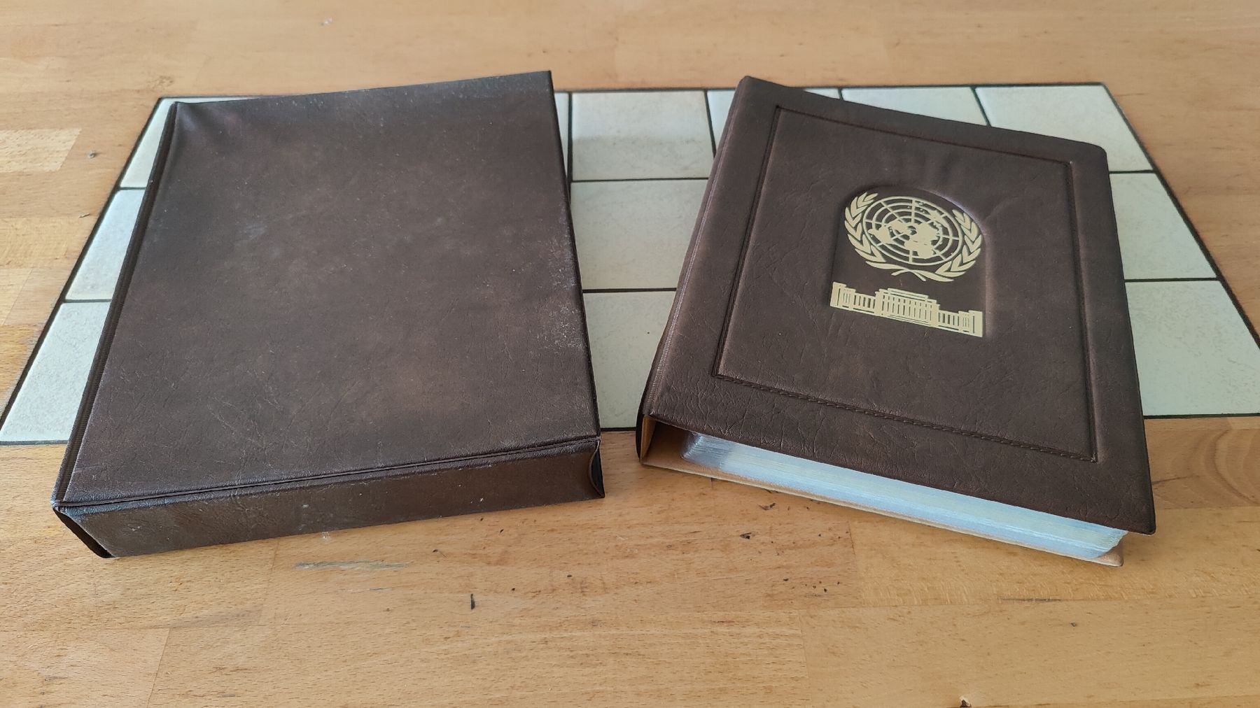 Album: Unicef UNO Flags Sammlung, Genf (L15) – Usato da Neuenhof venduto da bro_9zsg