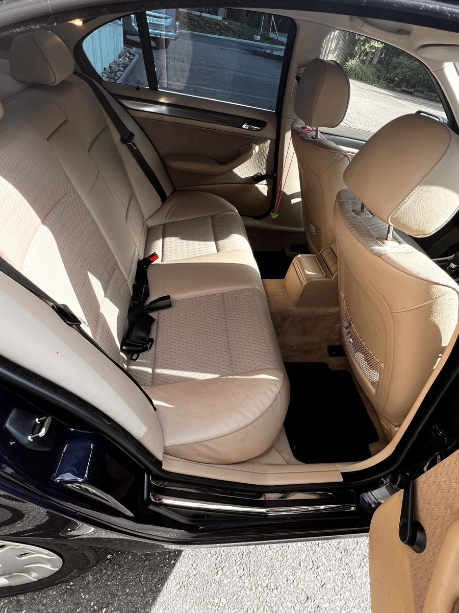 BMW Automobili: BMW 320i Limousine, dunkelblau – Usato da Walenstadt venduto da Memphis04 4