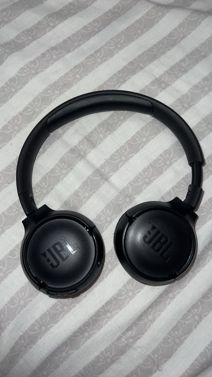 JBL Cuffie: JBL On-Ear Kopfhörer – Usato da wettingen venduto da fionaadjc