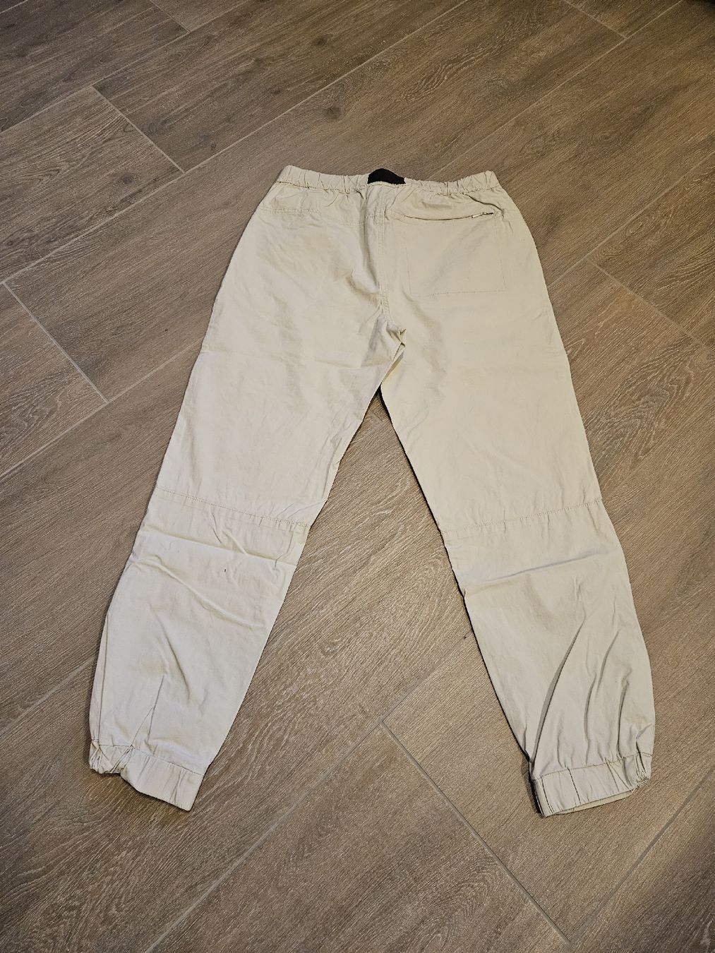 Pantaloni: Pantalon léger TOPMAN (32/32) – Usato da Arveyes venduto da sape.online 1