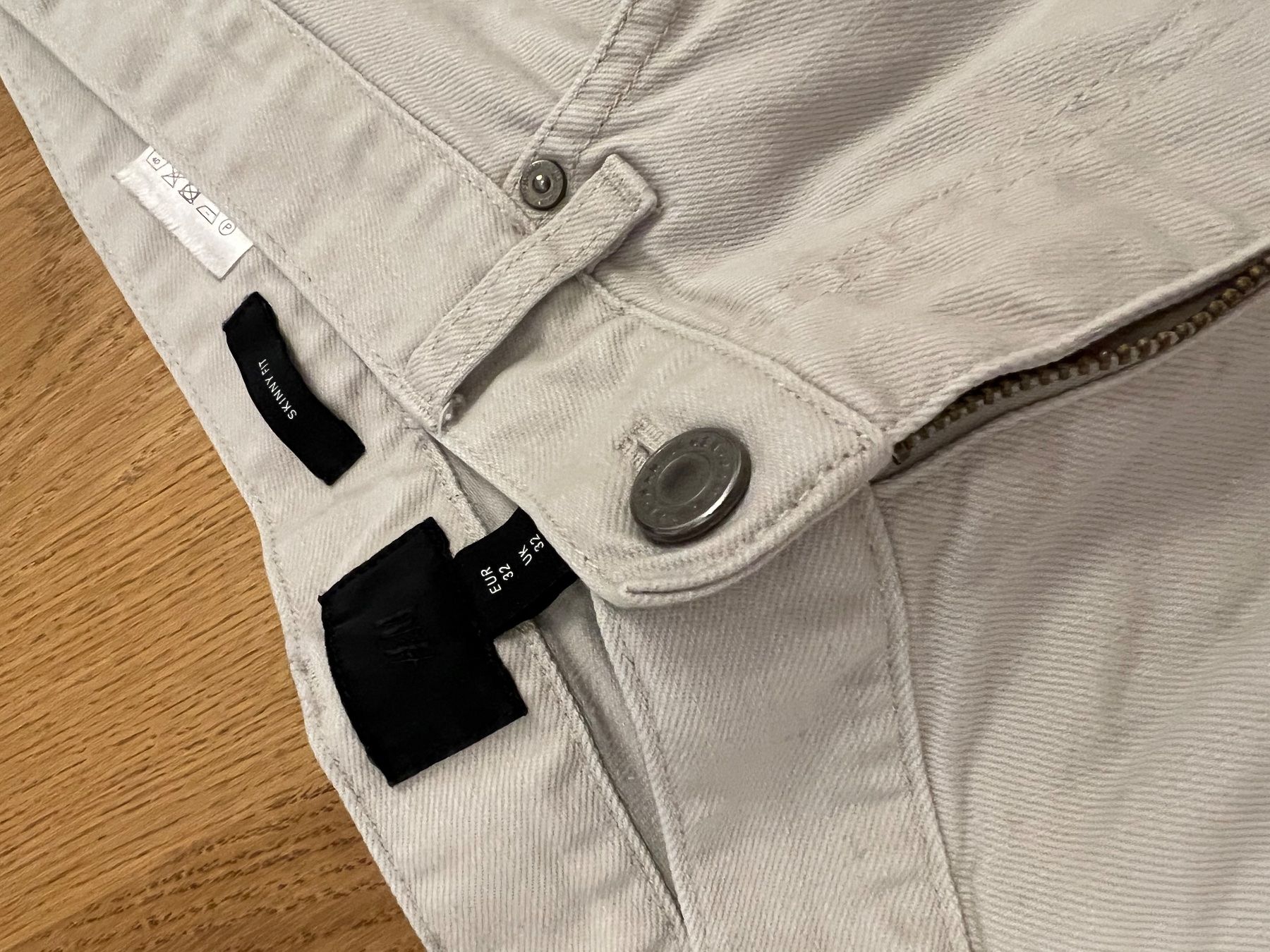 H&M Pantaloni: Hellbeige Jeans-Hose / EUR32 – Usato da Altendorf venduto da wqv_97 2