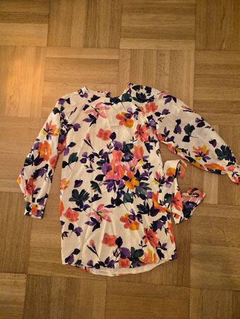 Robe à fleurs manches longues blanc rose violet orange 