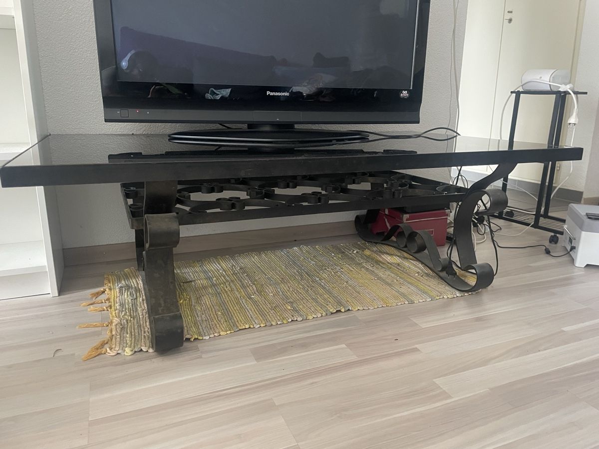 Tavoli: Grosser Couchtisch, ca. 140x80cm – Usato da Münchenbuchsee venduto da mon_kv5f 1