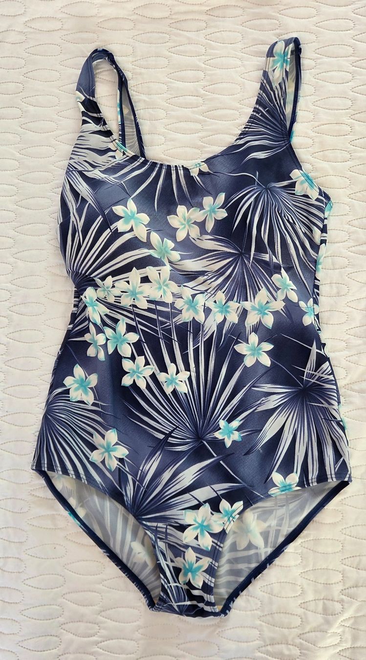 Costumi da bagno & Bikini: Badeanzug Gr. 42 Cup B – Usato da Beinwil am See venduto da gabipetrovay