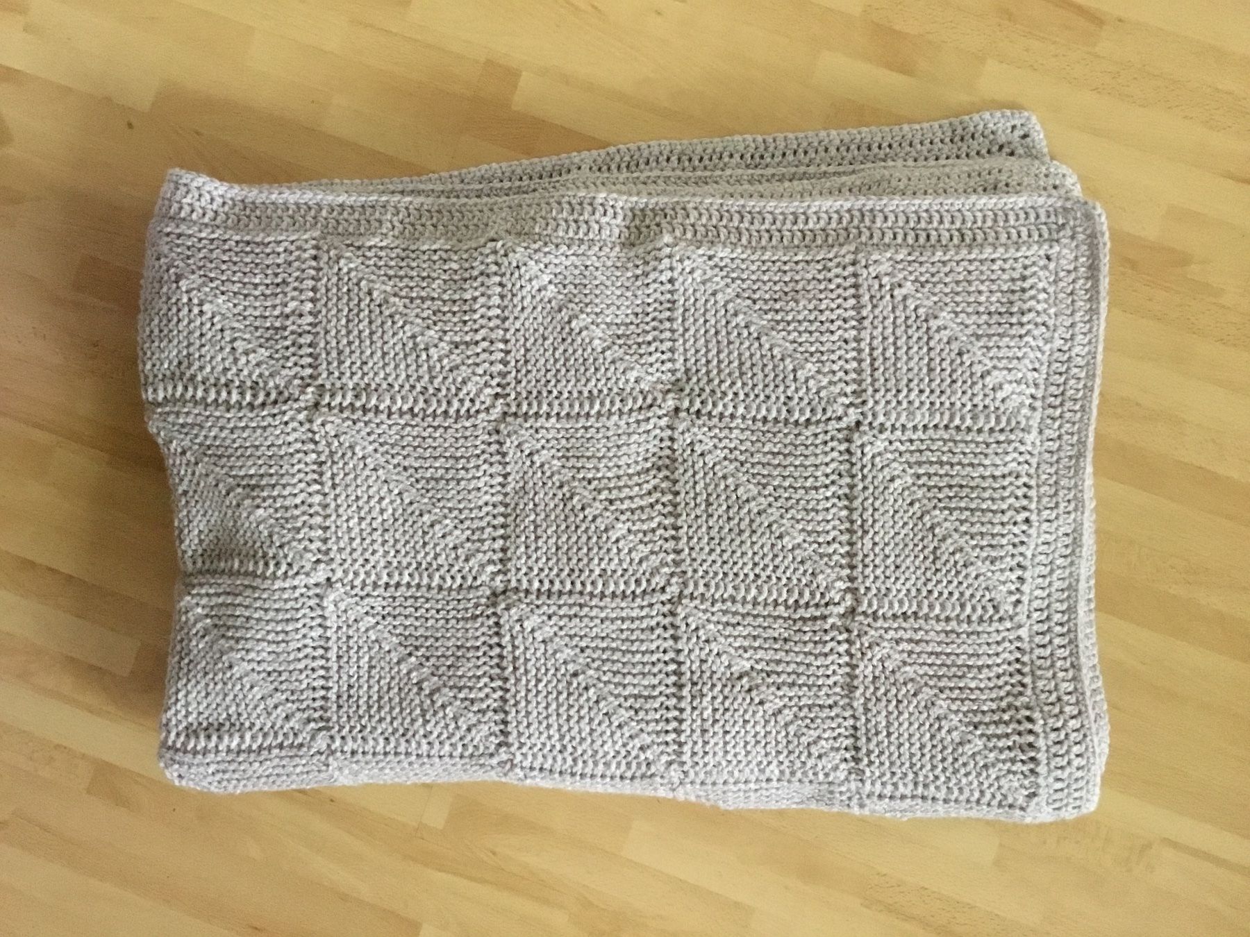 Coperte: Handgestrickte Decke neu! – Nuovo e nell'imballaggio originale da Arch venduto da Hexenbesen17