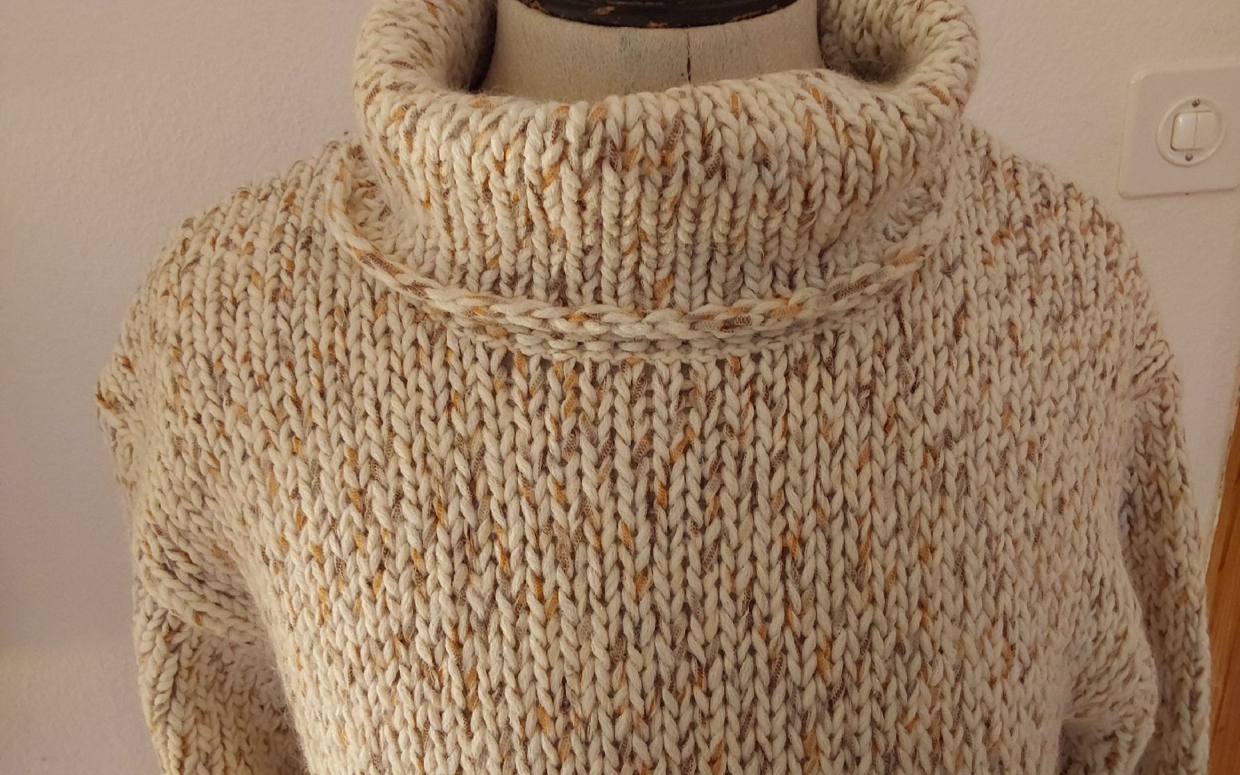 Pullover & Sweatshirts: Pullover mit Rollkragen 42/44 – Neu (gemäss Beschreibung) aus Köniz von scopello12 1