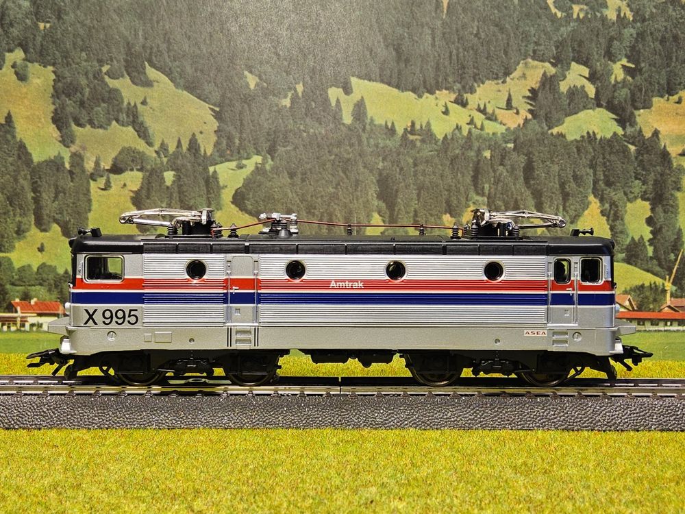 Märklin 83341 __ USA AMTRAK Lokomotive BR X995 delta digital (Defekt ...