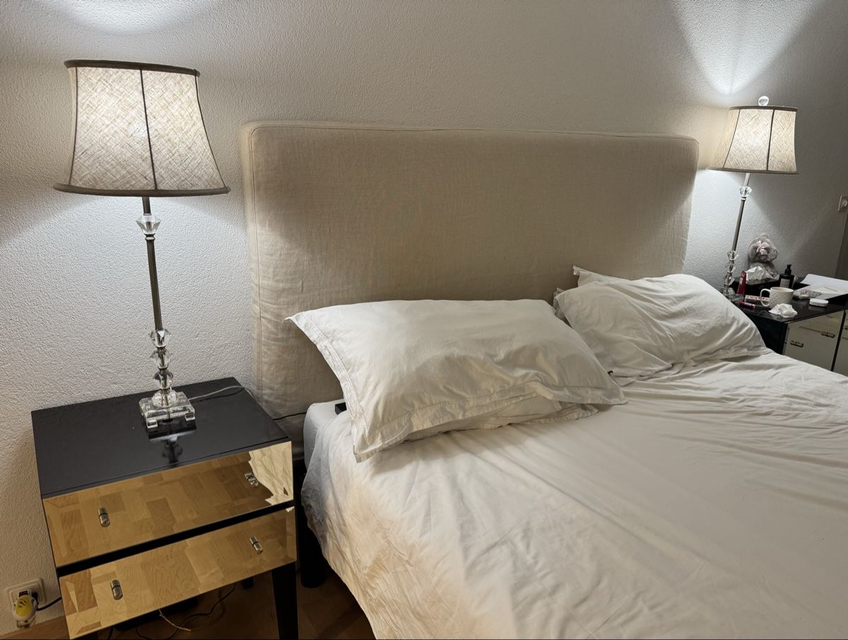 Tables de nuit: 2 black mirrored bedside tables – D'occasion à Zug par dar_yg5w 2