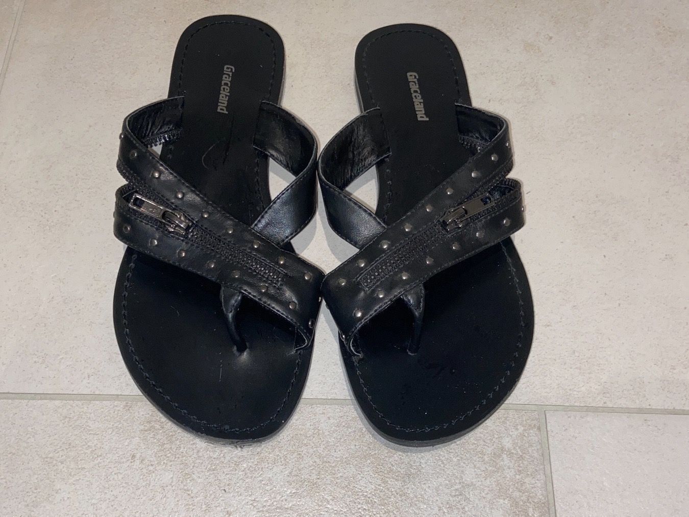 Graceland Scarpe da donna: Schwarze Damen Sandalen / Flipflops – Usato da Zug venduto da Hehe 1