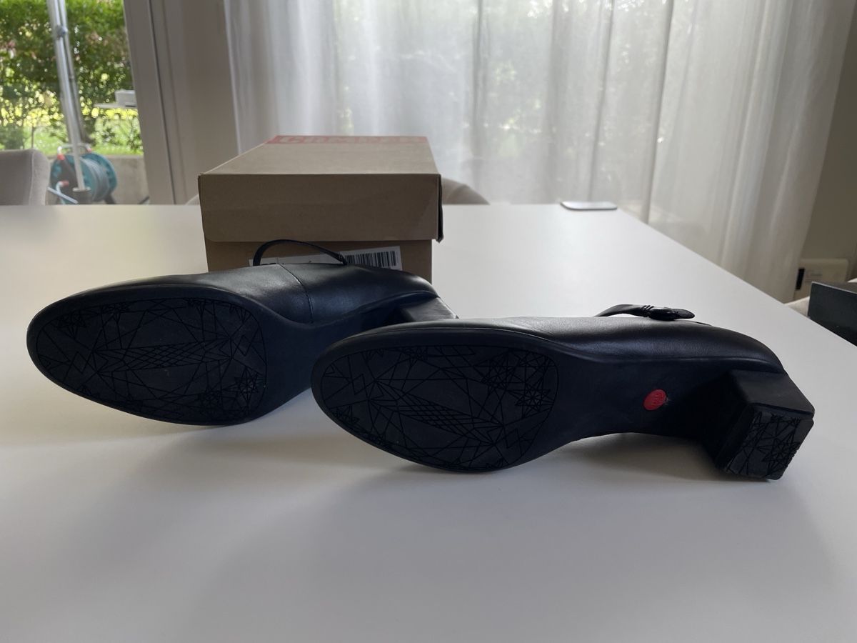 Camper Scarpe da donna: Camper Pumps schwarz 39 – Usato da Winterthur venduto da Momara 1