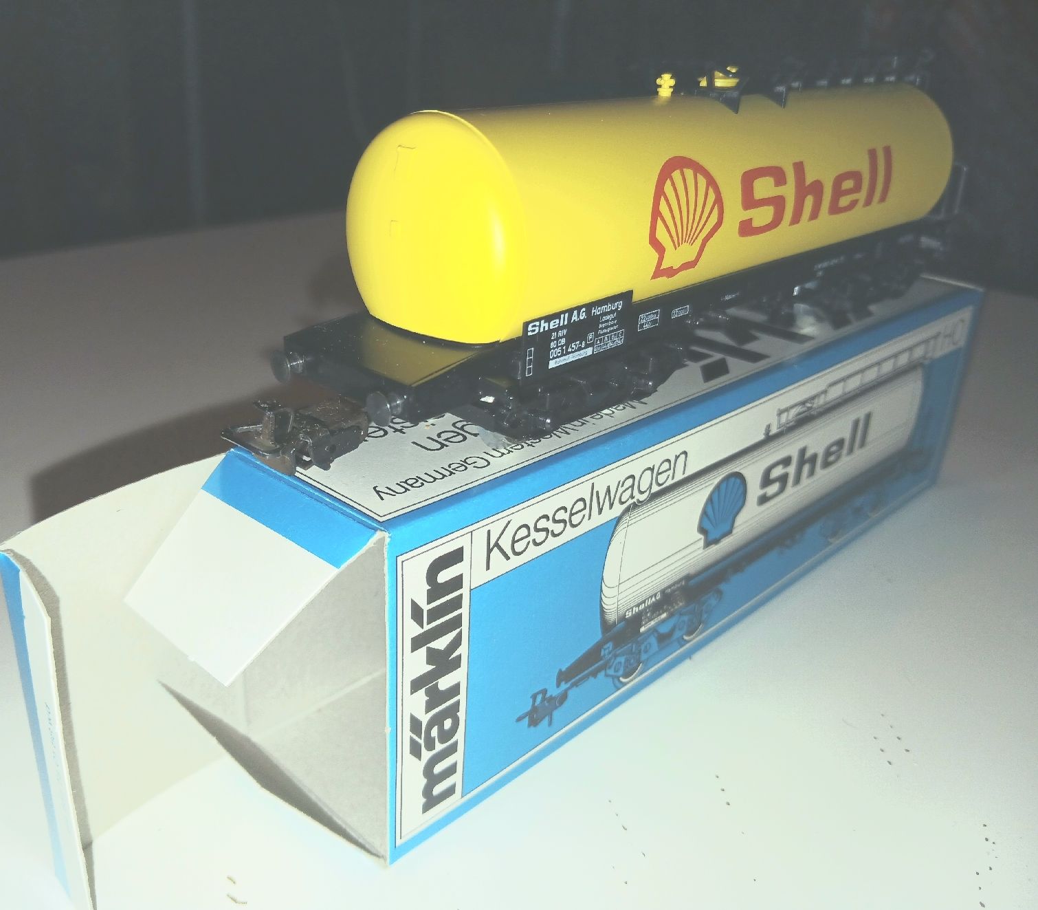 Märklin HO 4651+4653 - 2 wagons citerne, Shell,BP