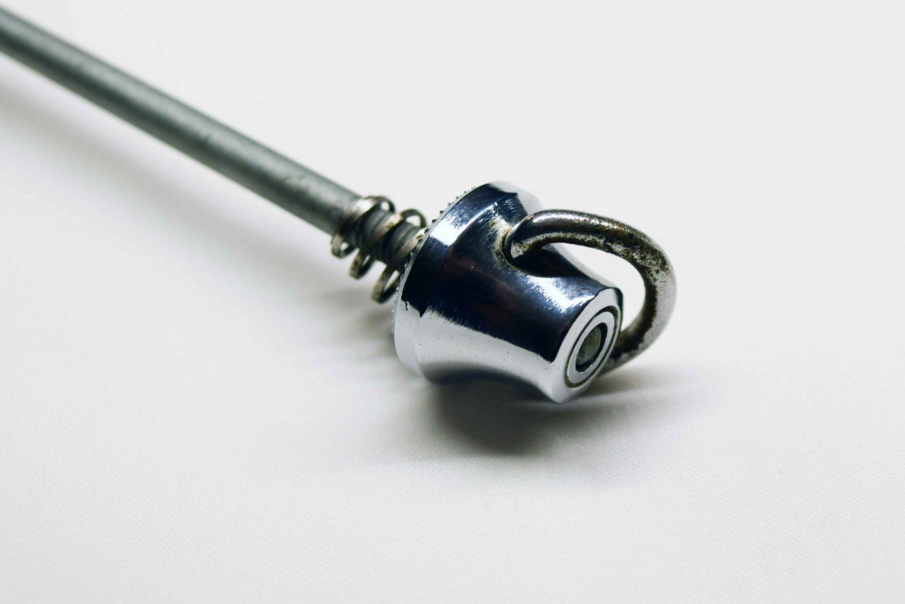Shimano Pezzi di ricambio: Shimano Dura Ace Schnellspanner HINTEN – Usato da Luzern venduto da Cytwombly 2