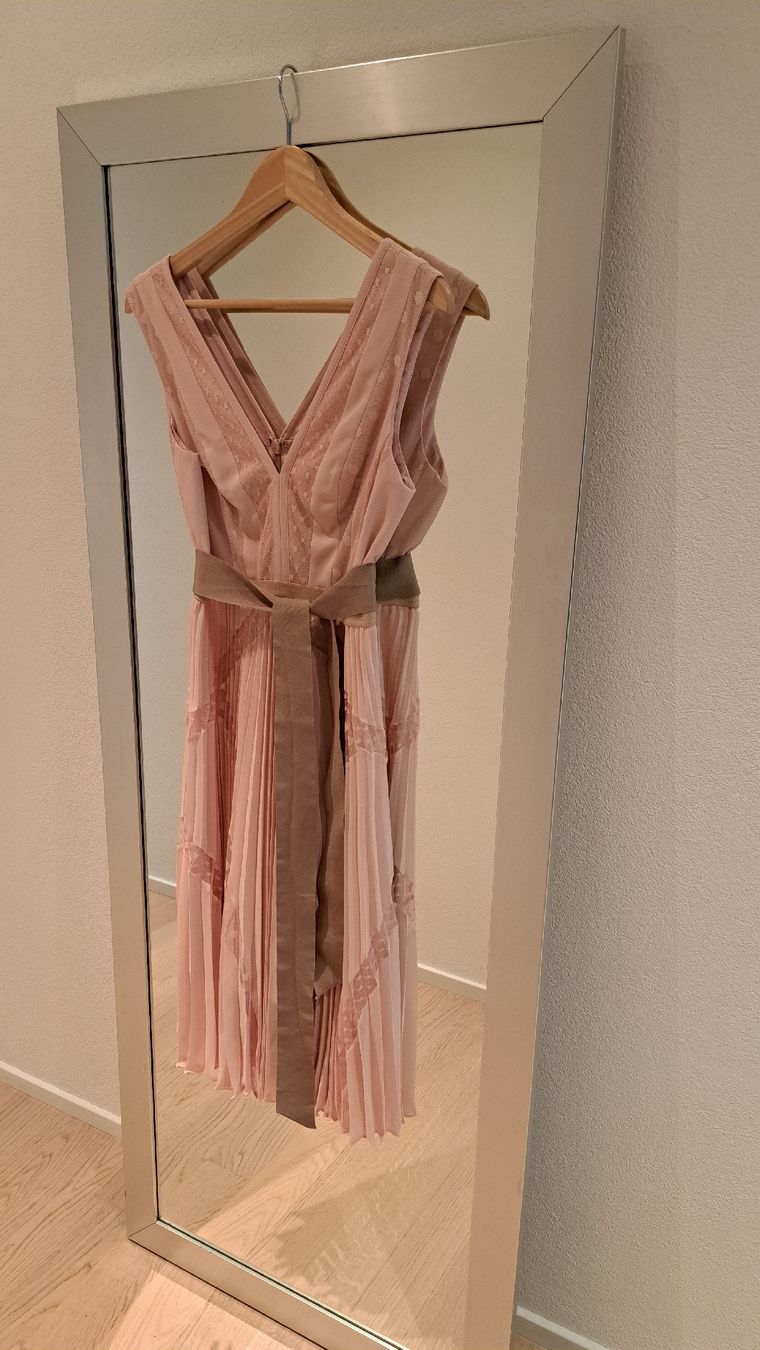 Vestiti: Elegantes Cocktailkleid Rosé Gr 36 – Usato da Dietlikon venduto da H.Anne 1