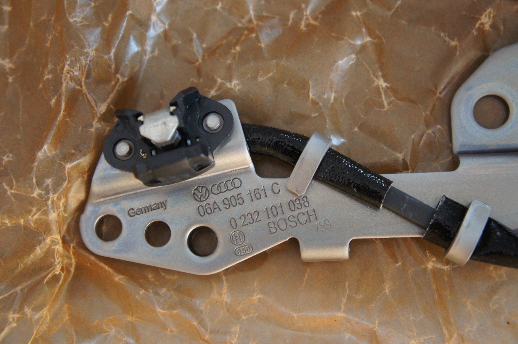 Bosch Tutti pezzi di ricambio auto: Nockenwellensensor BOSCH, 0 232 101 038 – Nuovo e nell'imballaggio originale da Bubikon venduto da Drubadix 1