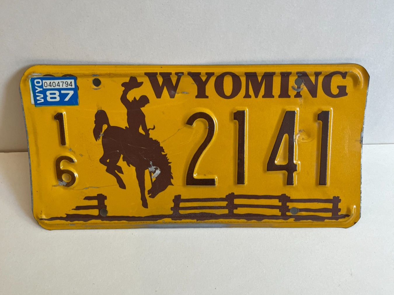 Insegne: Plaque d'immatriculation Wyoming 1987 - USA – Usato da Cologny venduto da VintageFlamingo