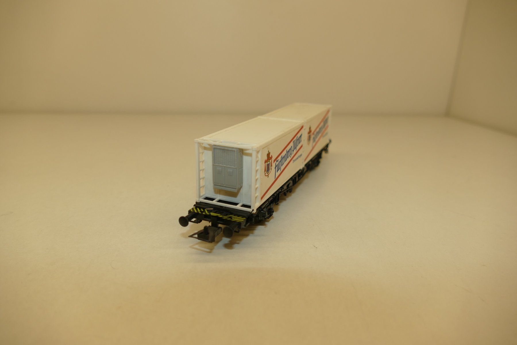 Modellini di ferrovie: Röwa H0: Containerwagen Fürstenberg Pilsener – Nuovo (secondo la descrizione) da Niederhasli venduto da rail-duerst 3