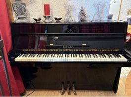 Piano droit Petrof laqué noir