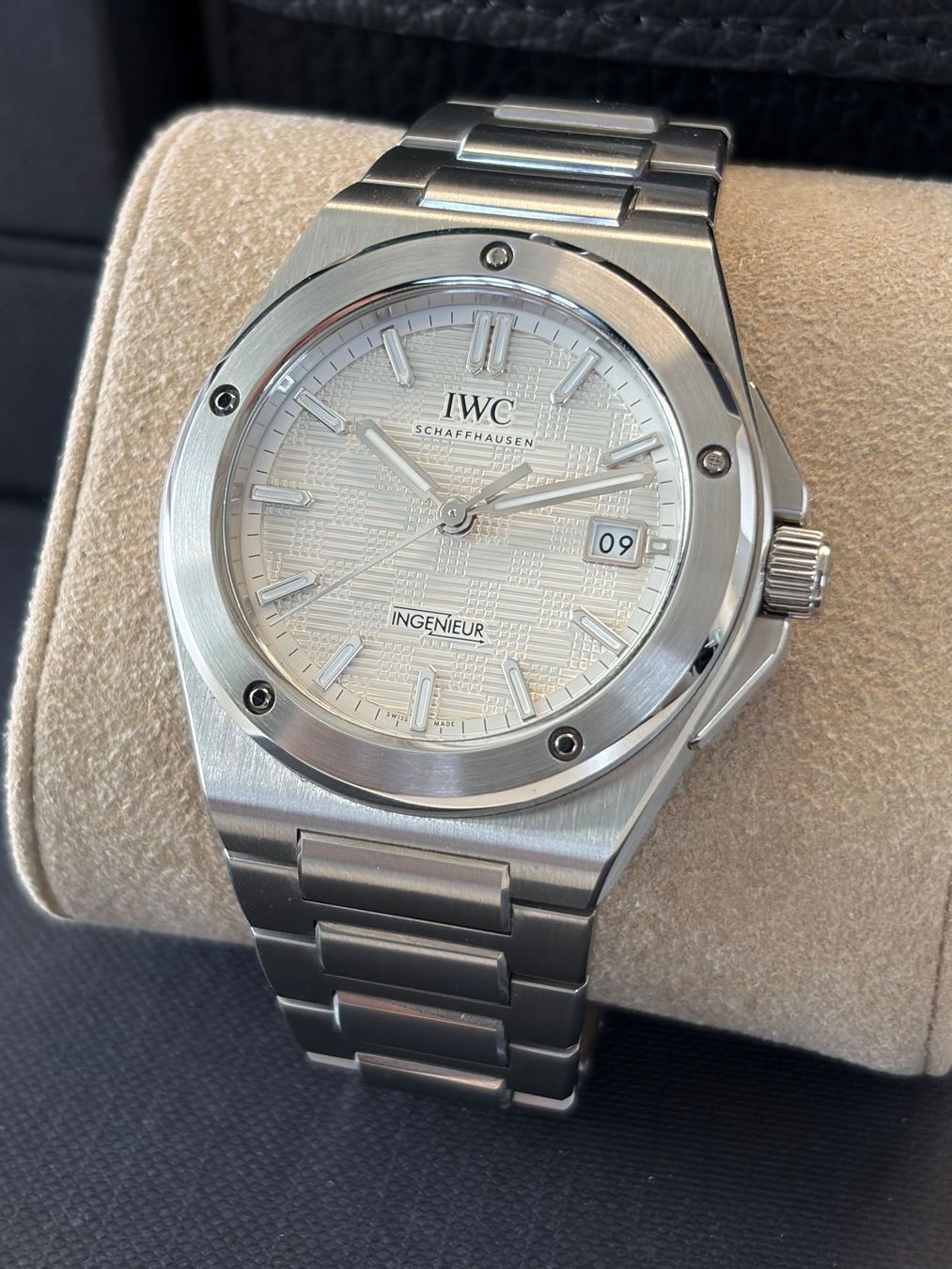IWC Uhren: IWC Ingenieur Automatic 40 (ref. 328902) / Full-Set – Gebraucht aus Zürich von Airflow22