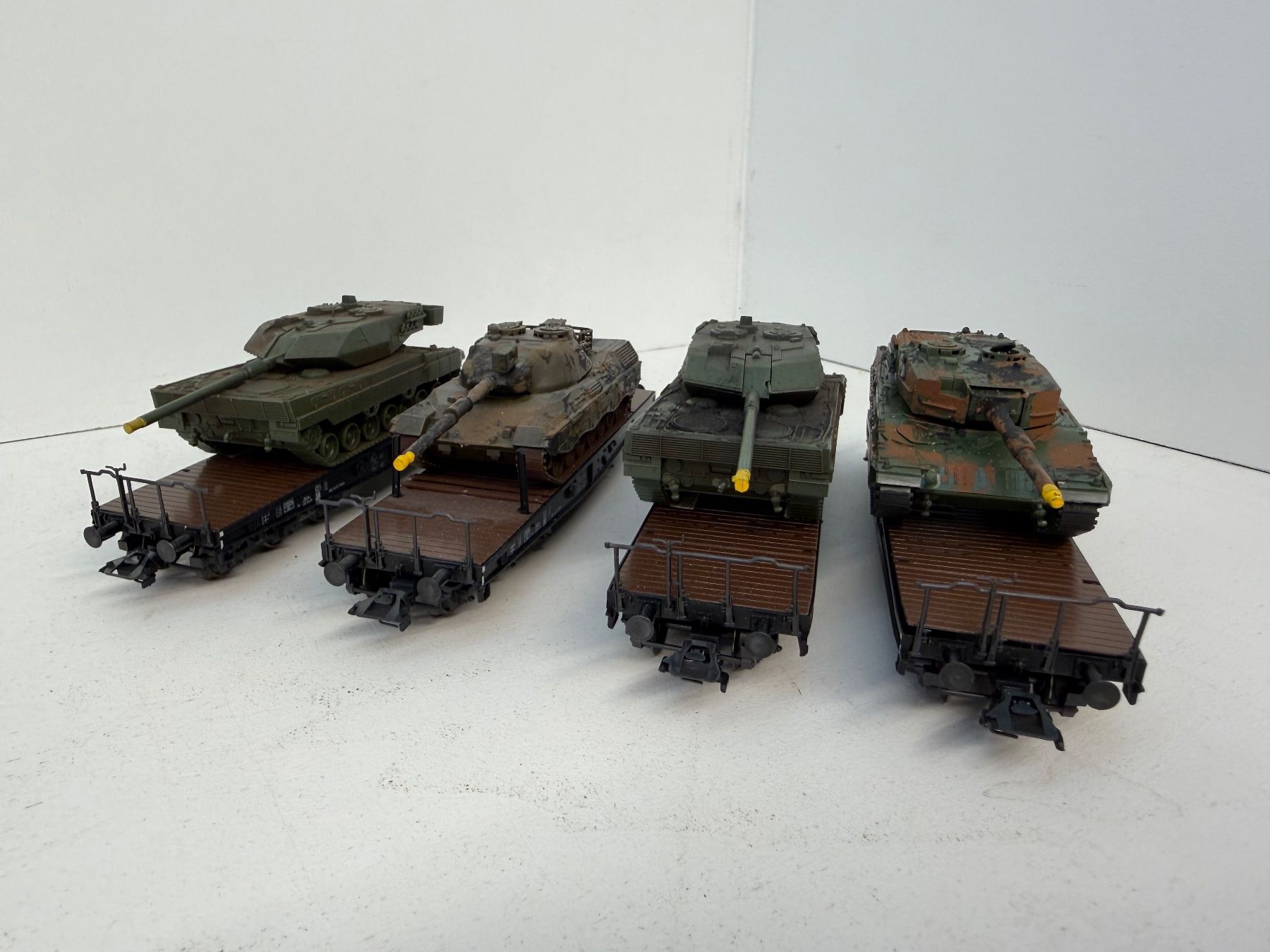 Märklin Modelleisenbahnen: Märklin 4867 Schwerlast-Flachwagen mit Panzer – Gebraucht aus Büsserach von ModellbahnDepot 4