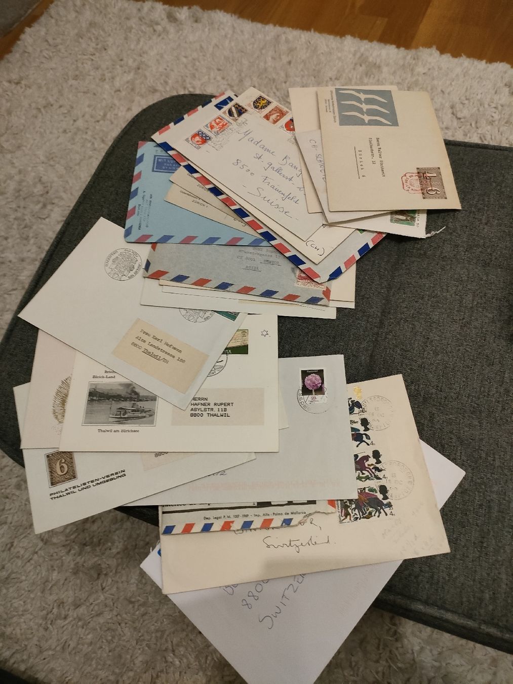Tutti i francobolli: Sammlung mit 51 + 25 Briefumschläge / Sonderdatumspempel – Usato da Muri AG venduto da Suiphi 2