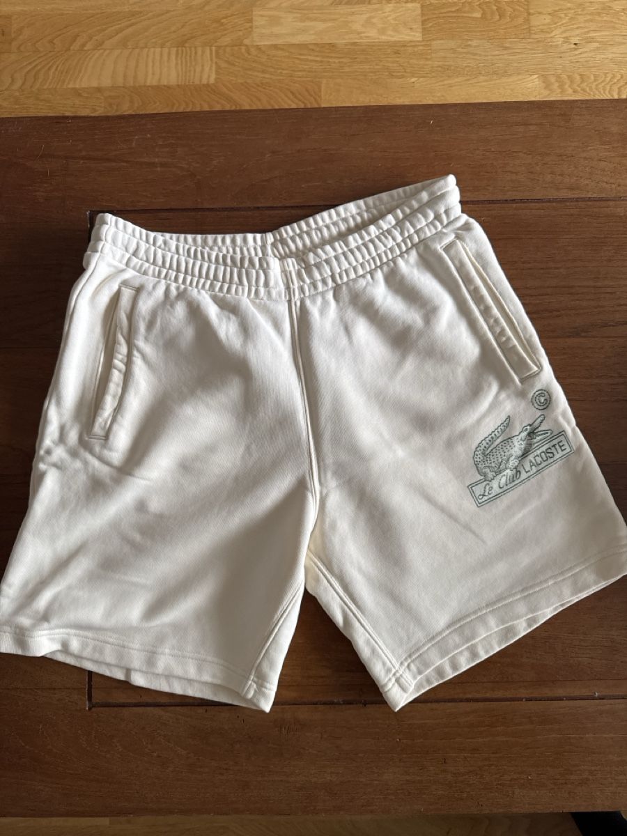 Lacoste Pantalons: Lacoste shorts L – D'occasion à Zollikon par rose59