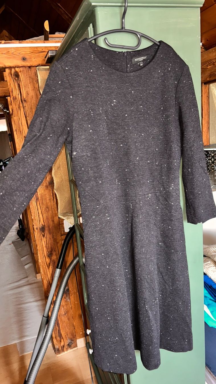 Vestiti: Kleid von Antonelli, Grösse M – Usato da Schwyz venduto da Maerzetuepfli 1