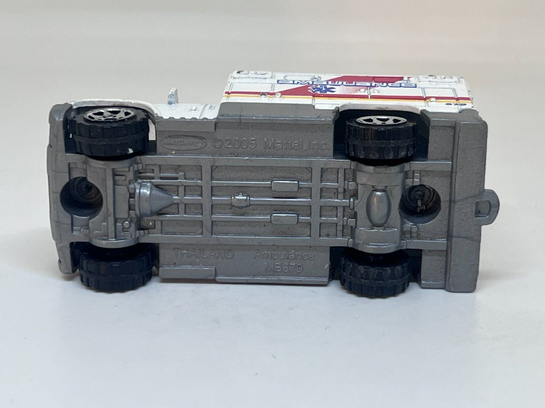 Matchbox Modellini d'auto: Matchbox Ambulance #24 – Usato da Wildegg venduto da LaaBoutique 3